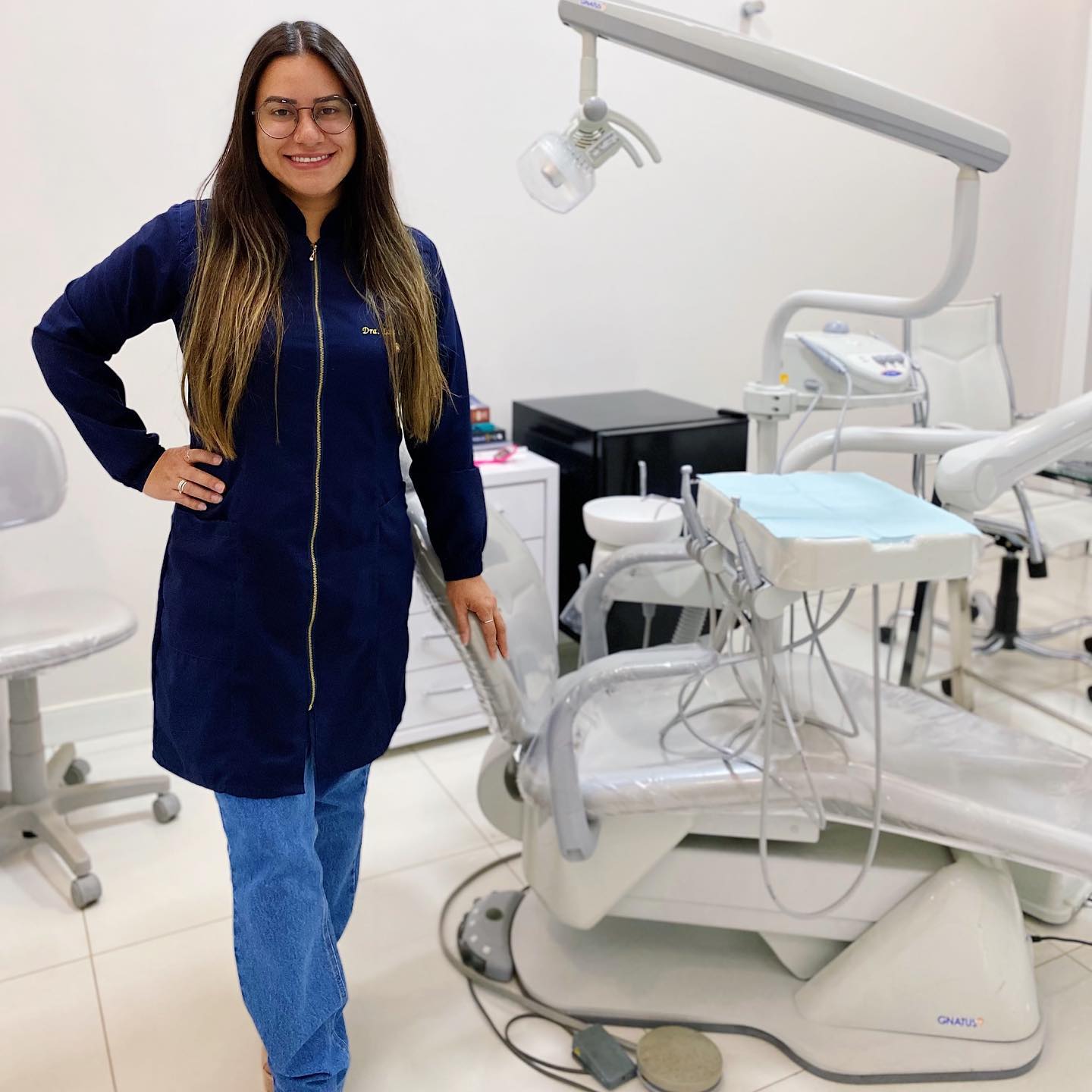 Dra. Lara Camila - Dentista